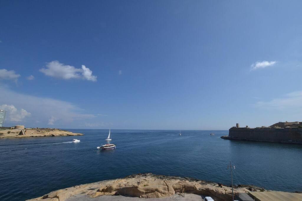 Vallettadreamsuites Groud Floor Shared Sea View Rooof Terrace Exterior foto
